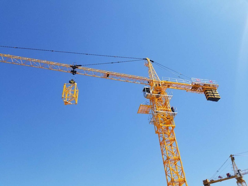 Electric HammerHead TowerCrane for Maximum Lifting Height of 60 Meters and Electric Power Supply
